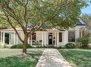 1423 Sycamore St, Waxahachie, TX 75165
