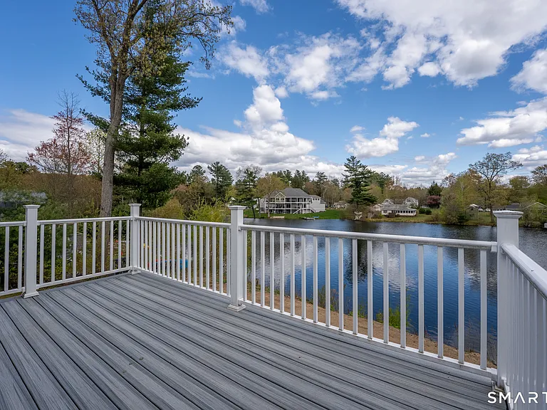 44 Lake Dr — Photo 15