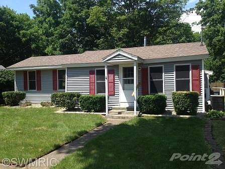 1st image of 204 Cherry St