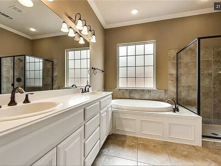 2501 Lady Viviane Ln — Photo 21