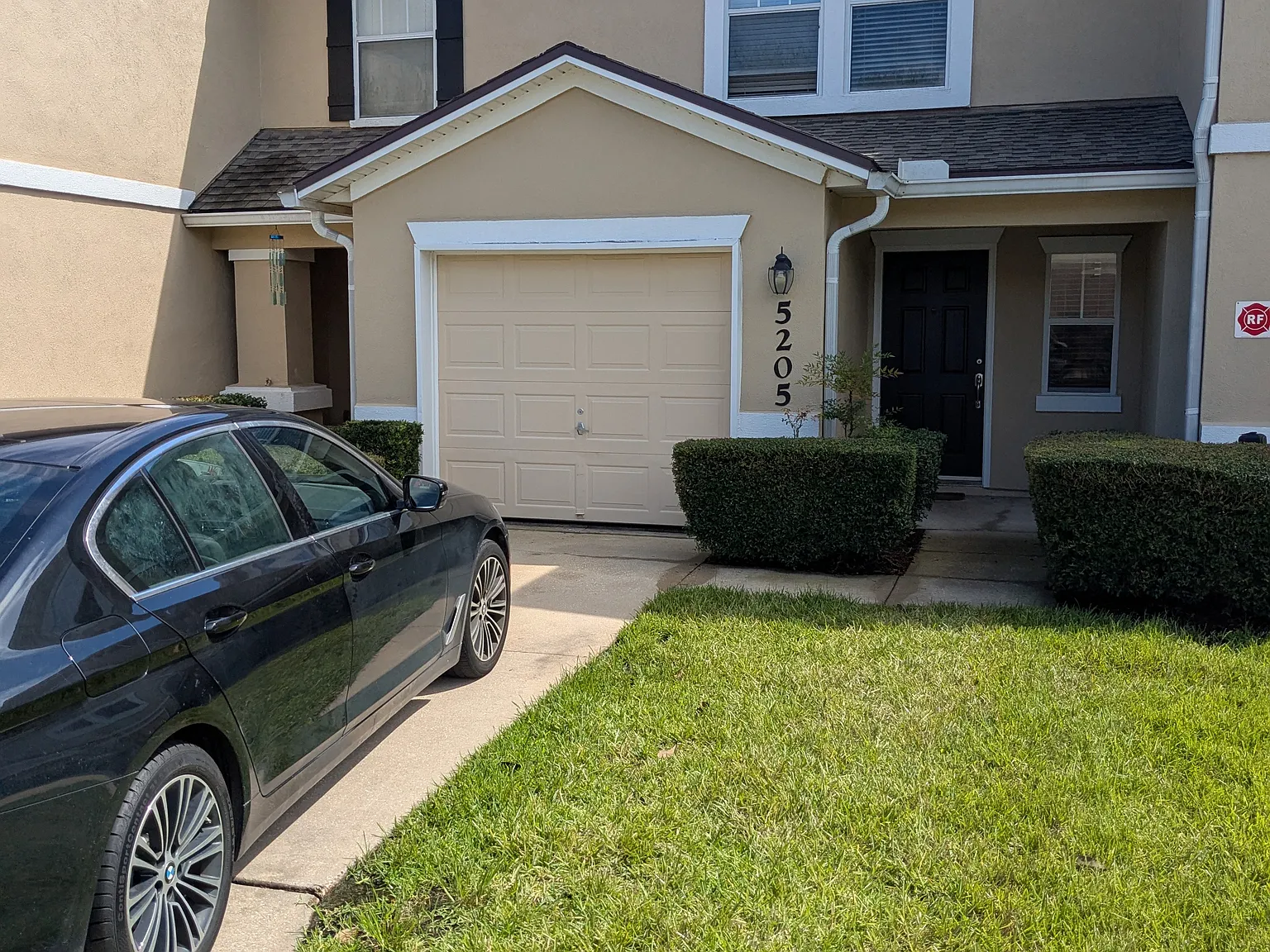 2 bed, 2.5 bath, 1296 sqft, $1,650 — Photo 2