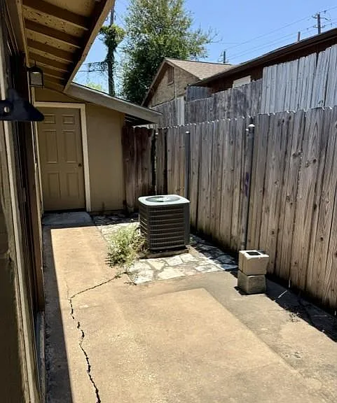 3005B Parker Ln #B — Photo 2