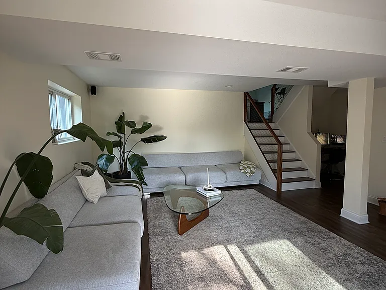 315 N Linden St — Photo 8