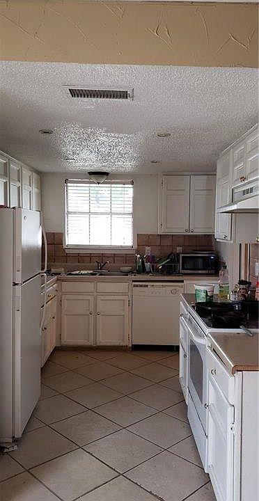 1st image of 552 San Carlos Dr