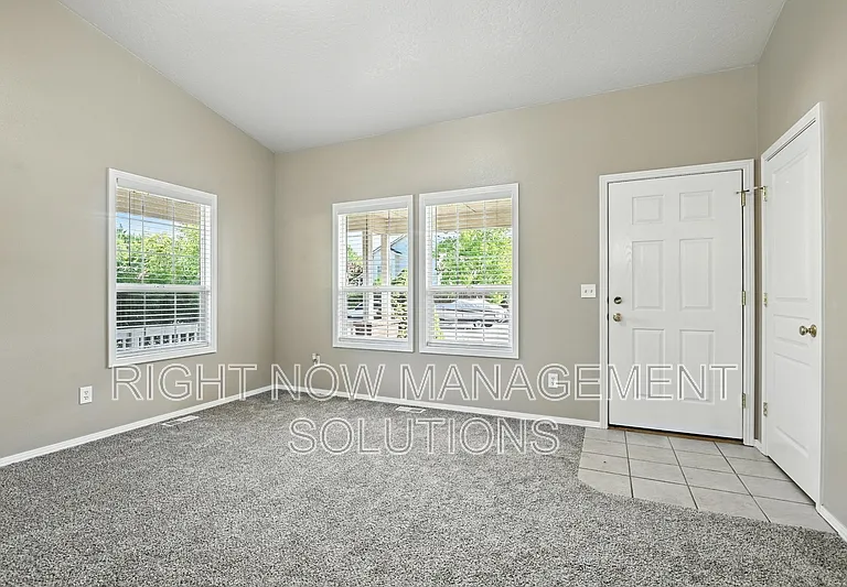 5199 E Rocky Bar Dr — Photo 5