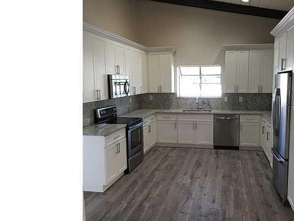 4th image of 7391 NW 36th St