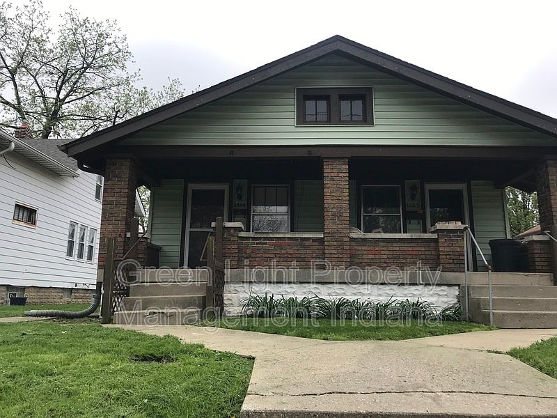1st image of 1535 E Legrande Ave