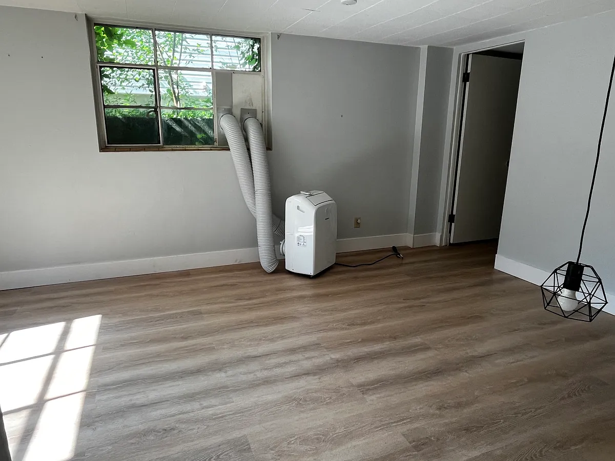 Building Photo - 1614 Ferndale Pl #3
