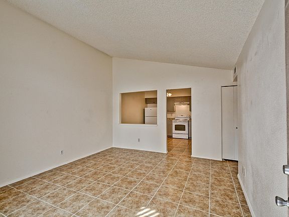 5th image of 555 N May St APT 25