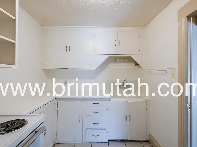 368 S University St #5 — Photo 11