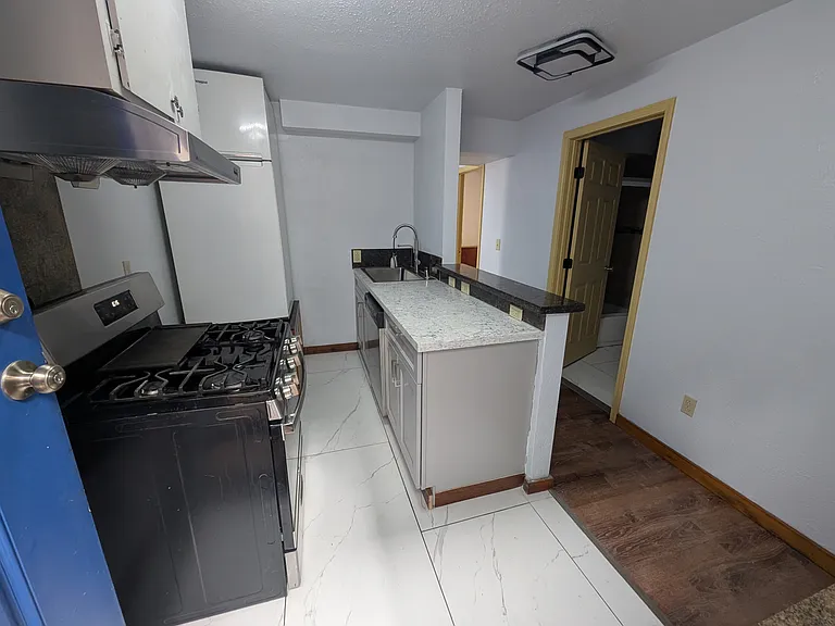 5819 Bayview Ave #IN LAW — Photo 19