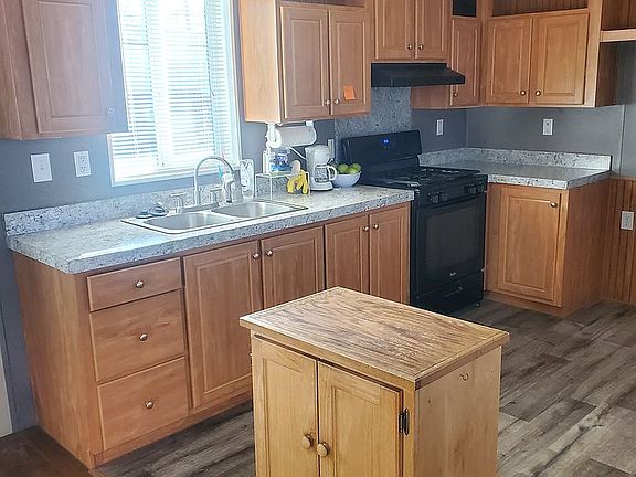 5th image of 1050 E 800th St N #22