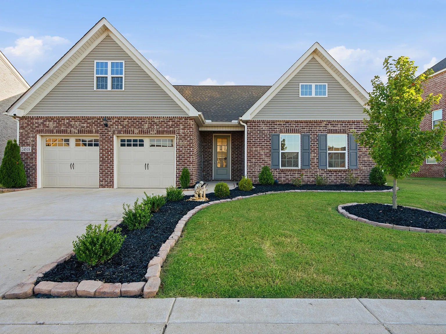 4 bed, 2905 sqft, $2,750 — Photo 1