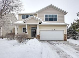 1782 Prescott Ln, Chaska, MN 55318