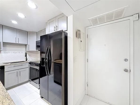 101 E McNab Rd APT 311, Pompano Beach, FL 33060