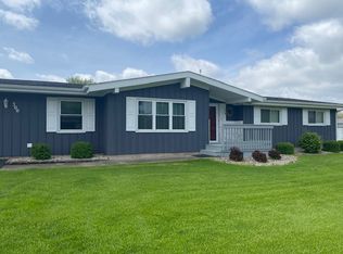 300 Marquette Ln, Spring Valley, IL 61362