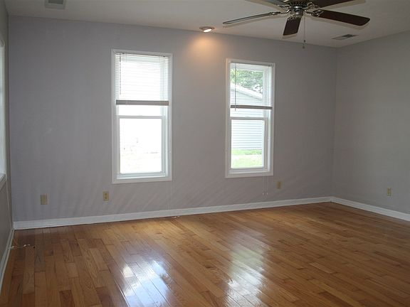 3rd image of 700 Lafayette Ave
