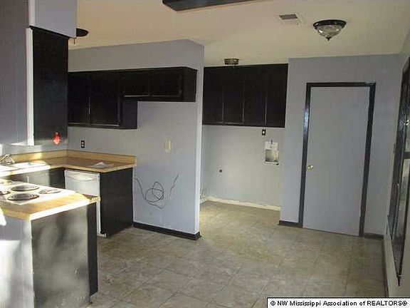 4th image of 653 Thornwood Dr