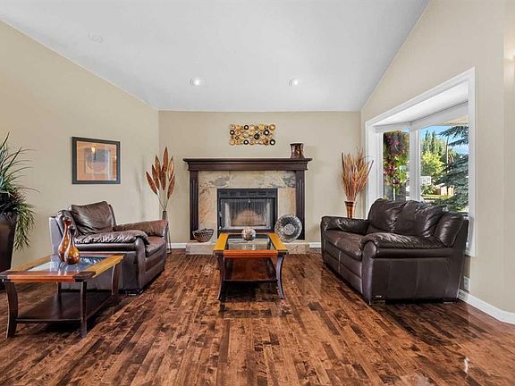5th image of 85 SW Sunset Way SE