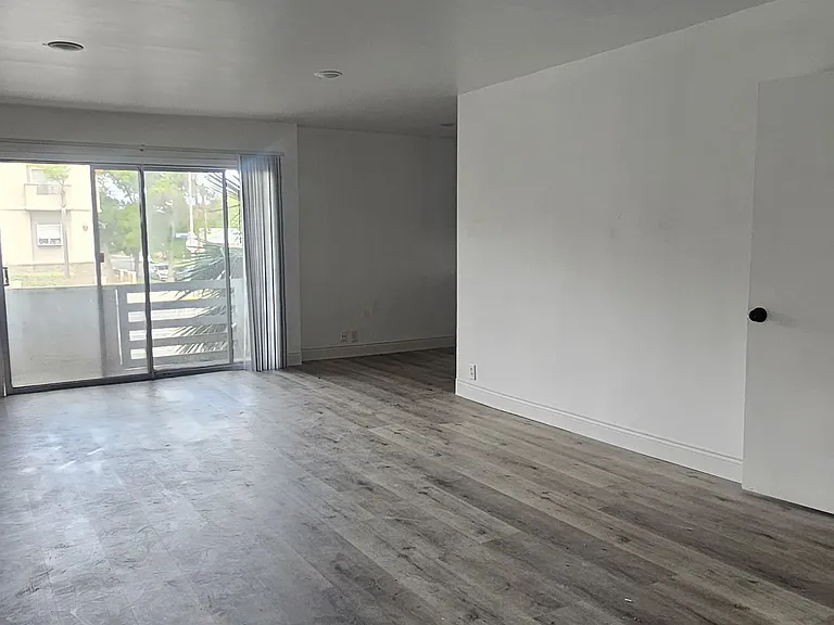 4901 Laurel Canyon Blvd #2 — Photo 7