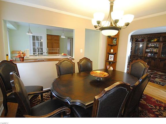 3rd image of 2288 McKinley Ave