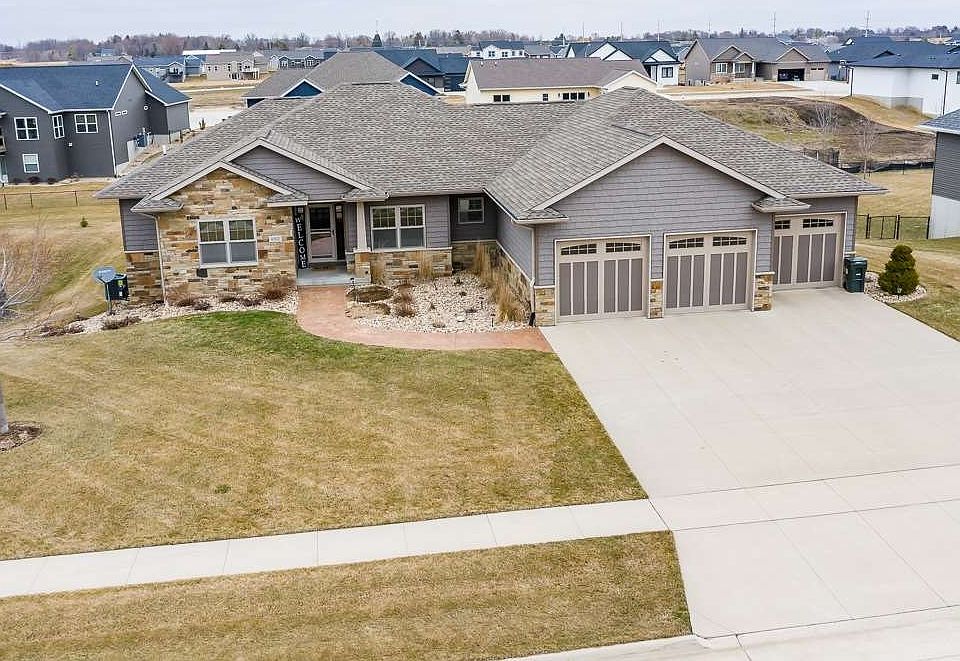 1st image of 4302 Wild Horse Dr