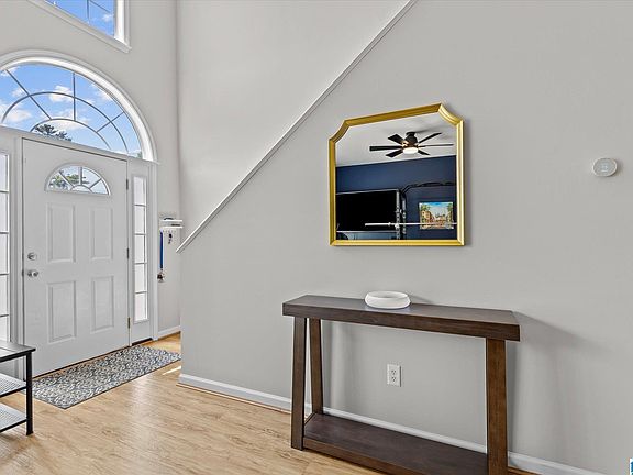2nd image of 4441 Canterbury St