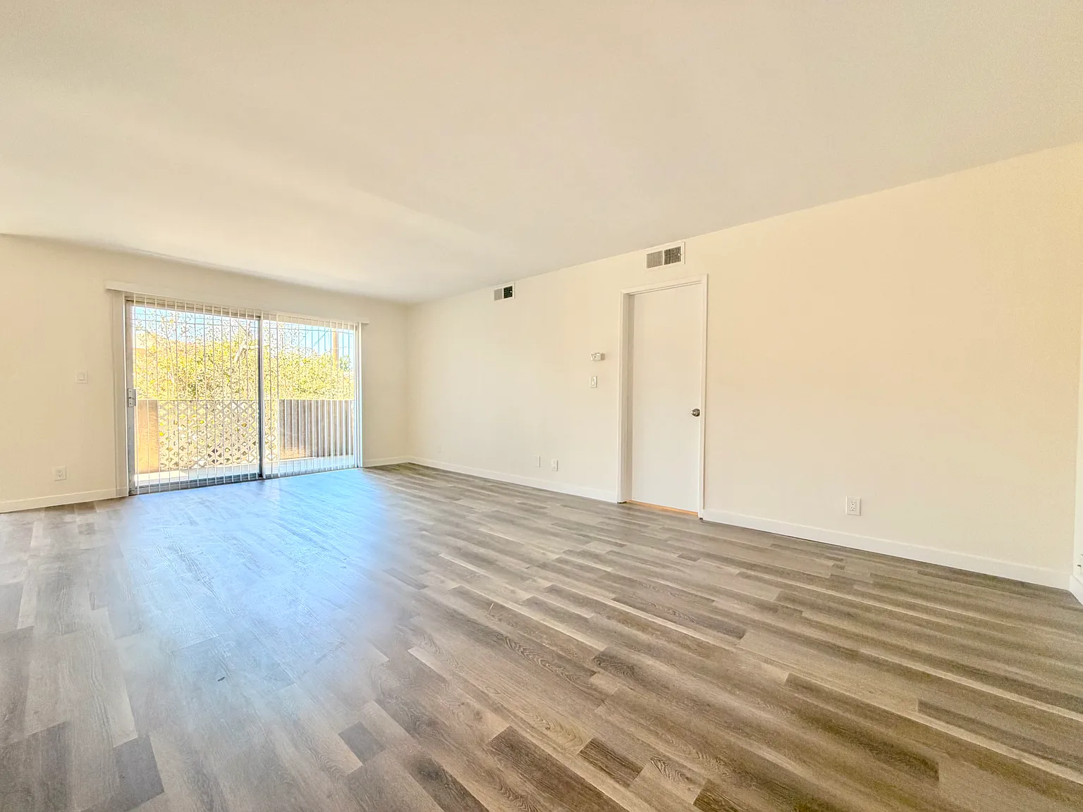 2 bed, 1200 sqft, $2,795 — Photo 1