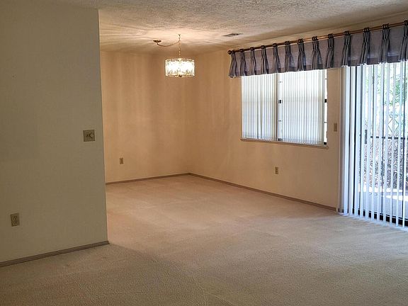 5th image of 833 Country Club Dr SE APT 1E