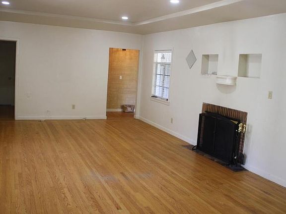 3rd image of 1420 Vallejo Way