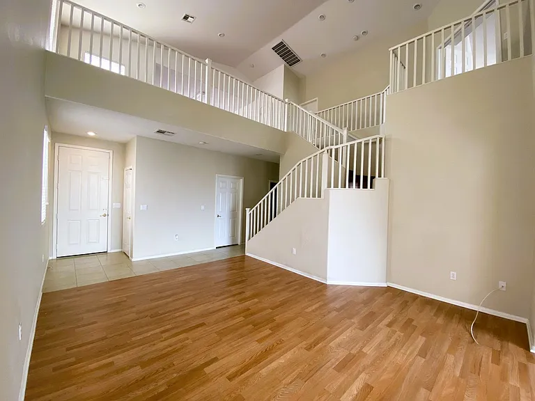 172 Flying Hills Ave — Photo 5