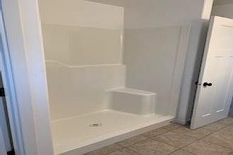 5th image of 1053 Park Ave E