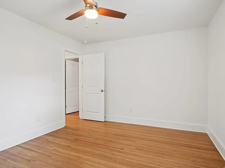 2318 Amesbury Ave — Photo 15