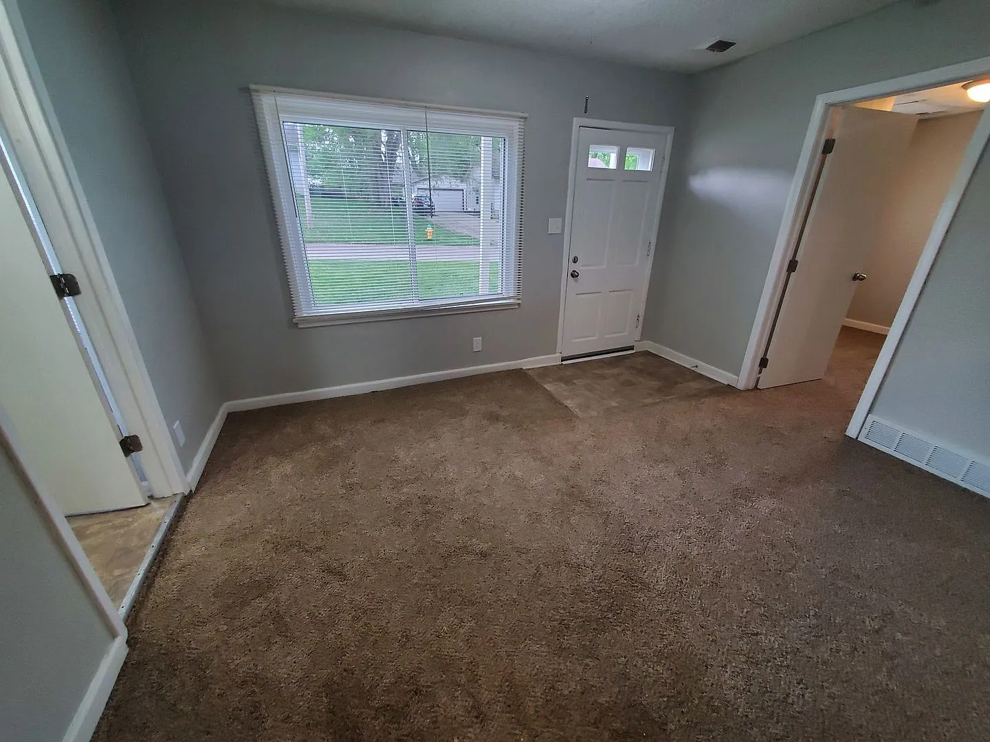 1 bedroom rental home with 2 car garage! — Photo 2