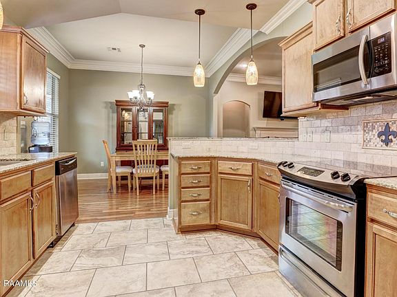 5th image of 223 Wisteria Bend Cir