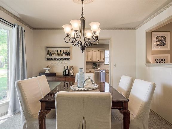 5th image of 3513 Lynbrook Dr