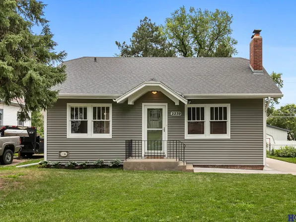 2239 Sewell St, Lincoln, NE 68502