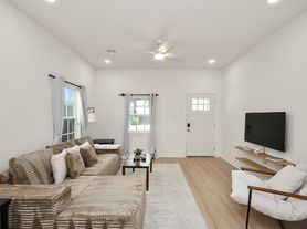 217 N Everton St, Houston, TX