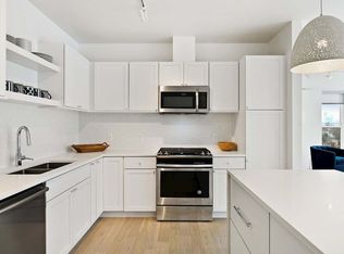 1420 W 32nd St #102, Minneapolis, MN 55408