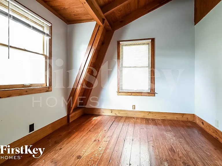 4490 Wallace Cir — Photo 10