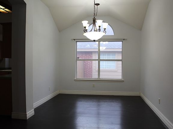3rd image of 1070 Hillwood Dr