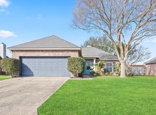 406 Deer Meadow Blvd, Broussard, LA 70518