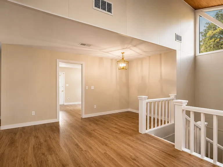 213 Bobbie Dr — Photo 12