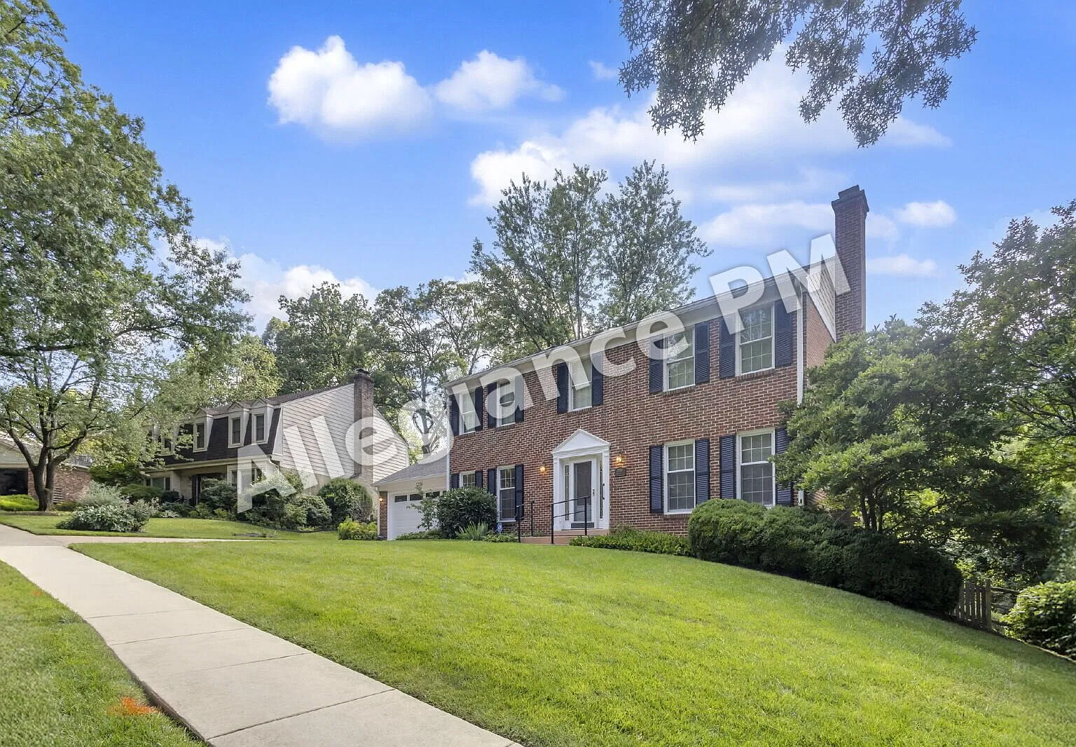 2206 Fort Ward Pl — Photo 3