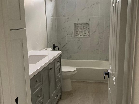 2nd image of 408 Sierra St APT 2