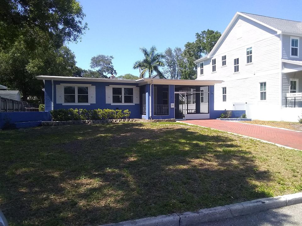 1st image of 131 31st Ave N