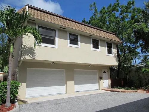 810 Park Pl Photo 1