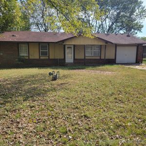 1004 NE 9th St, Wagoner, OK, 74467