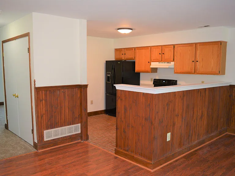 361 Kent Ln — Photo 9
