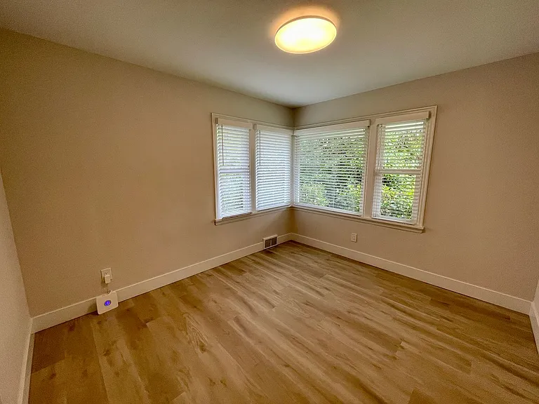 7605 Sunset Cir W — Photo 16